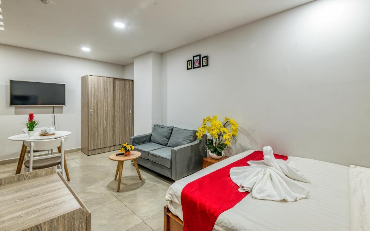 Cherry Hotel And Apartment Хошимін Екстер'єр фото